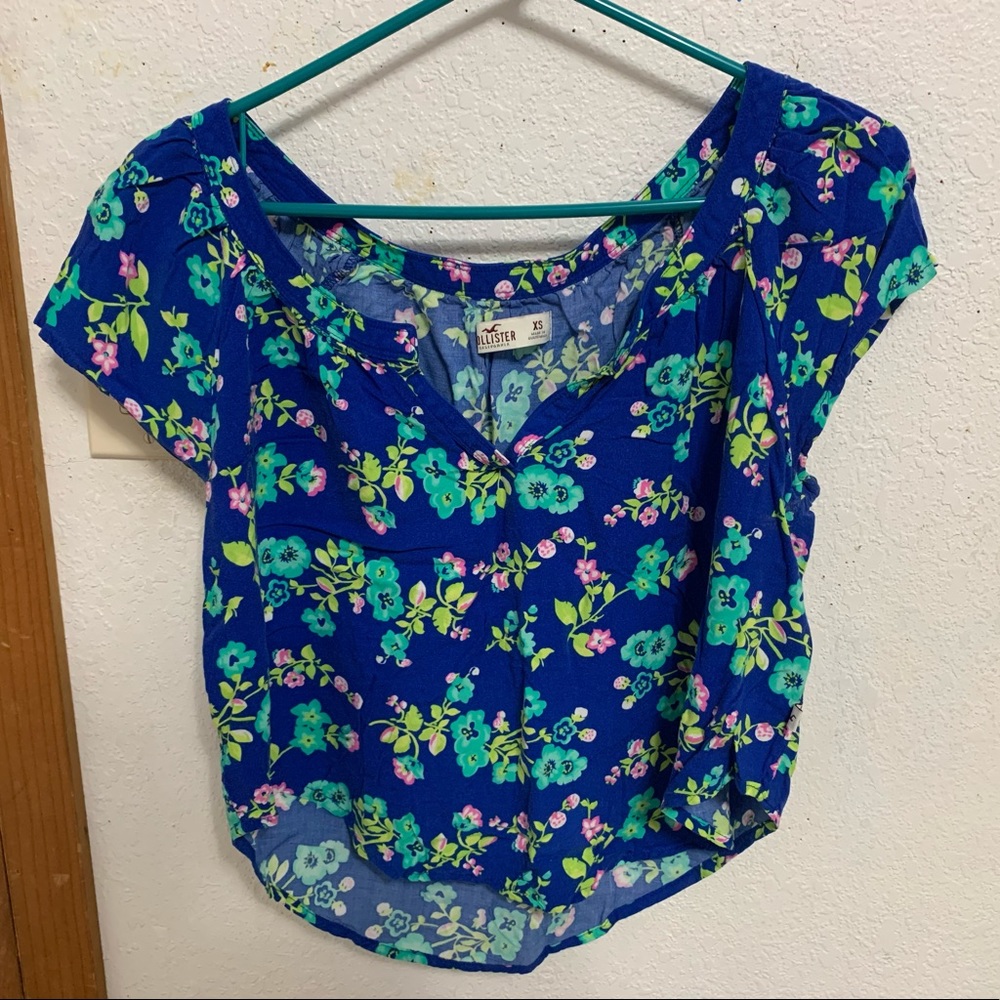 Hollister floral top NWOT